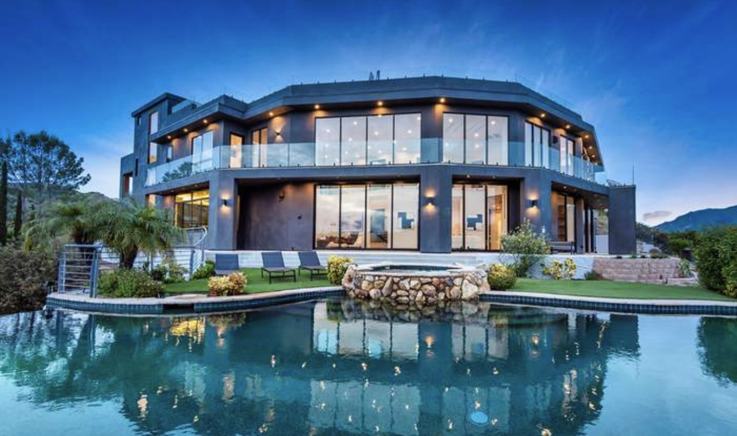 Cloud Nine Builders contemporary residence at twilight